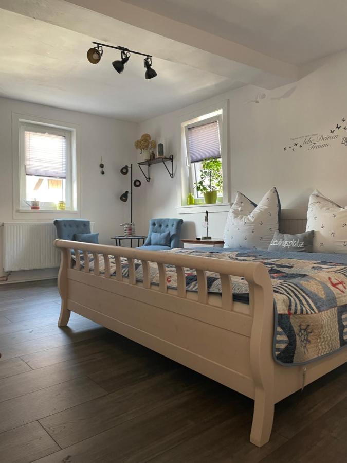 Lausbuben & Zicken - Im Grunen Herzen Deutschlands Apartment